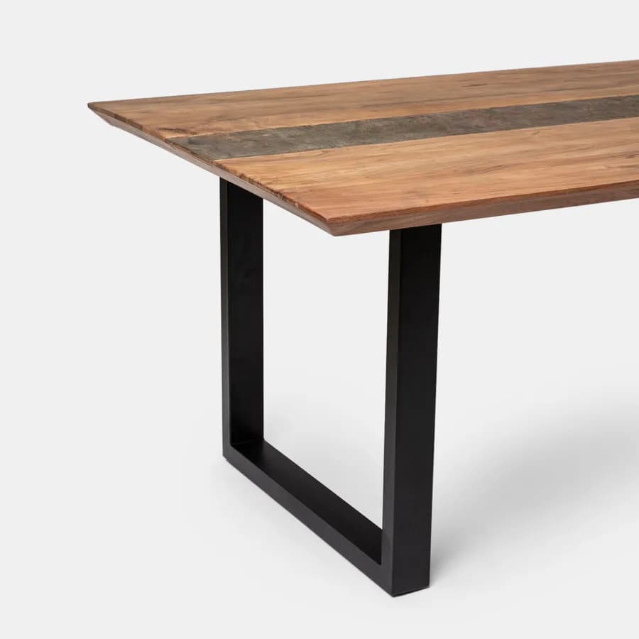 Tavolo da pranzo 220x100 top in legno di acacia 50mm con dettaglio effetto pietra e gambe in metallo nero - Mhalt