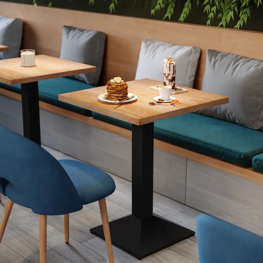 Tavolo da pranzo 70x70 cm con top effetto rovere da 30 mm e base in metallo nero - Caio