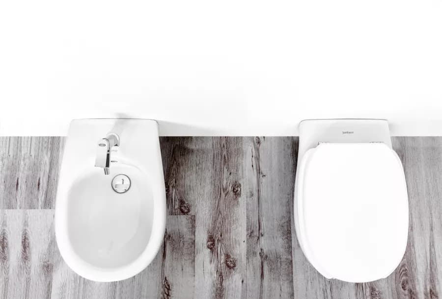 Wc sospeso con copriwc + bidet Up Sanitosco ausilio bagno accessibile