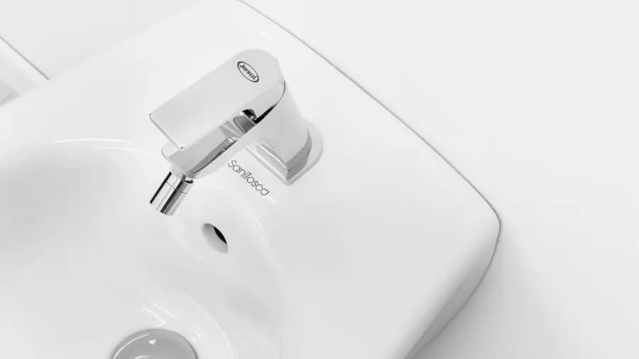 Wc sospeso con copriwc + bidet Up Sanitosco ausilio bagno accessibile