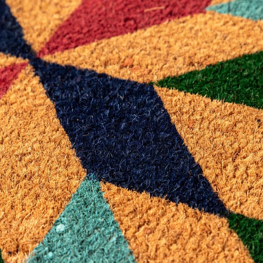 Zerbino 45x75 cm in coir naturale con disegno geometrico colorato