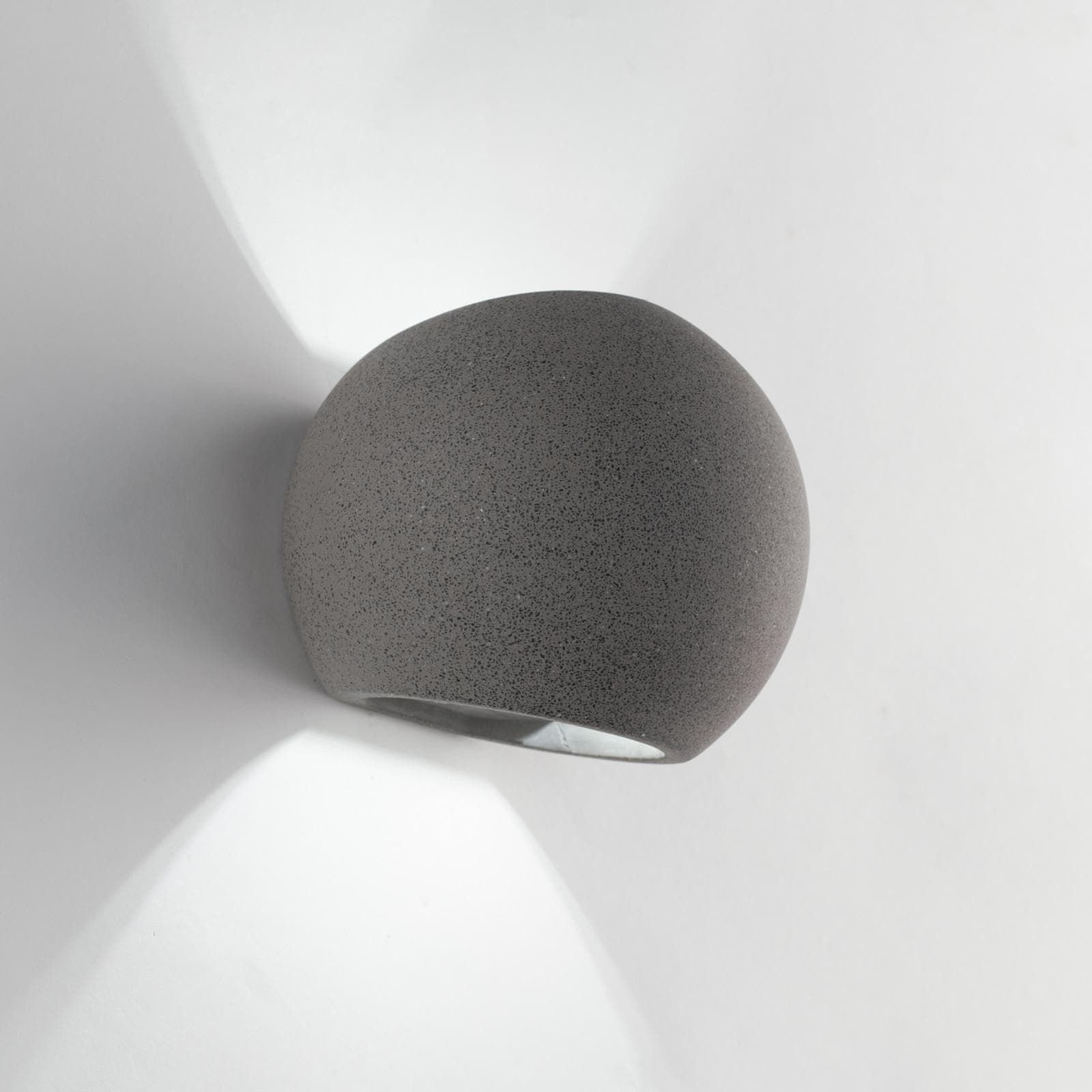 Applique 15,5x15,5x12,5h cm in cemento naturale grigio