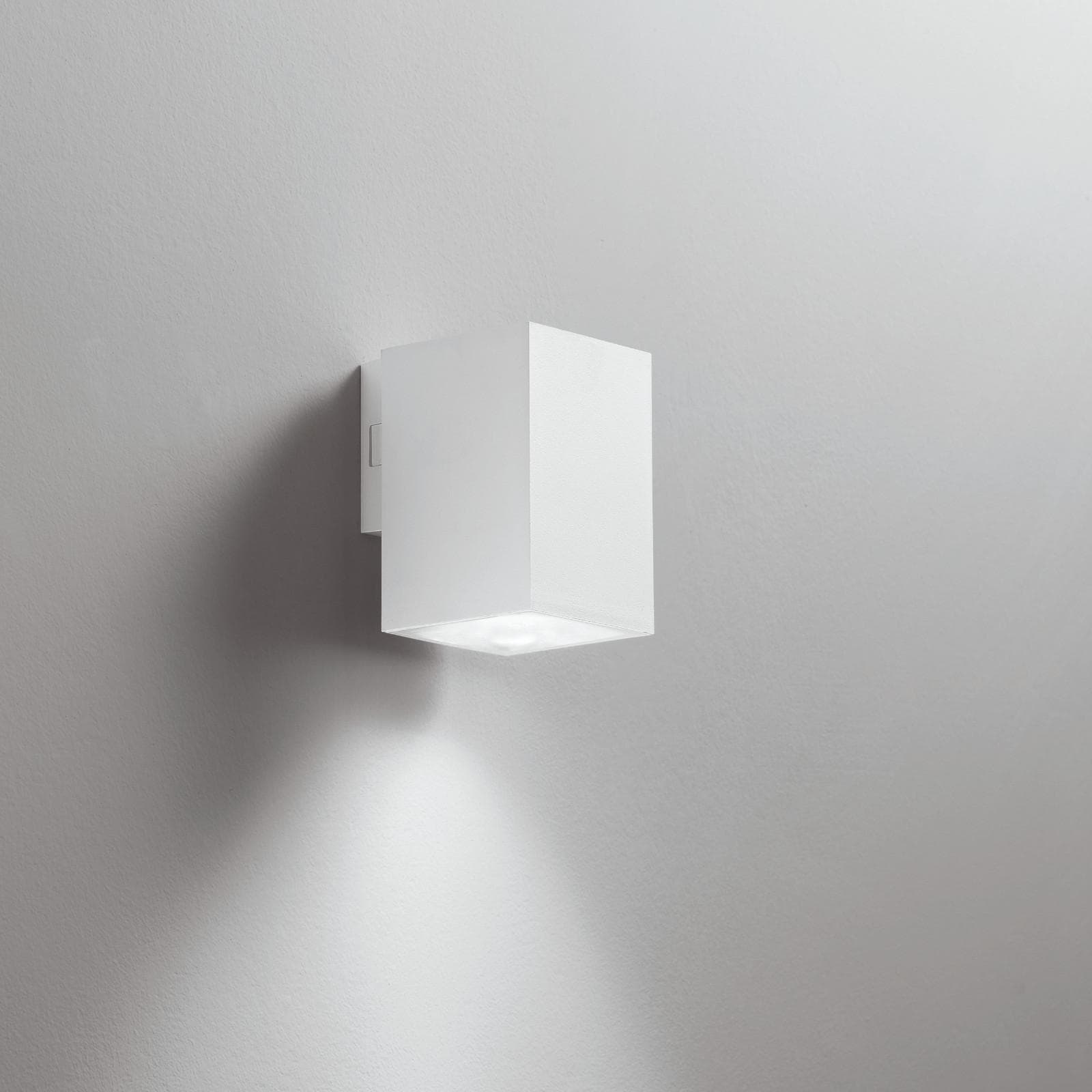 Applique LED 9,9x7,8 cm in policarbonato bianco con singola emissione
