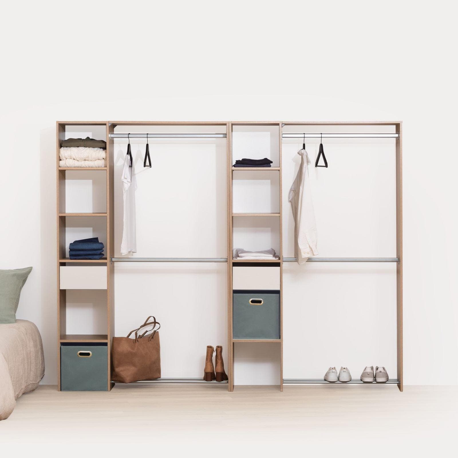 Cabina armadio 236x180h cm effetto rovere con 2 cassetti e aste appendiabiti - Ashlin
