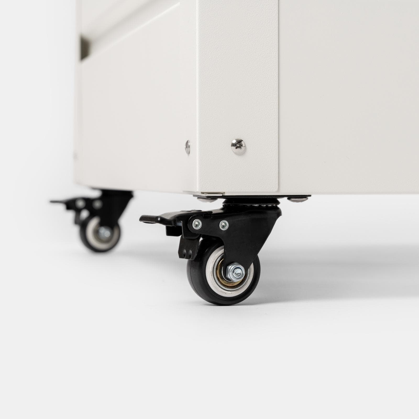Baule contenitore con ruote 130x61x64h cm in alluminio bianco - Carioca