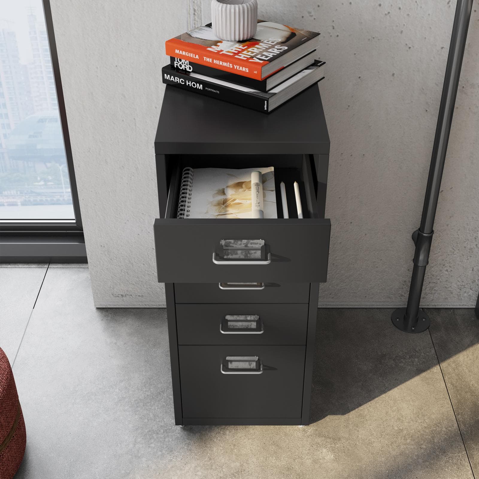 Cassettiera compatta 28x69h cm in acciaio verniciato nero con 5 cassetti e ruote - Latino