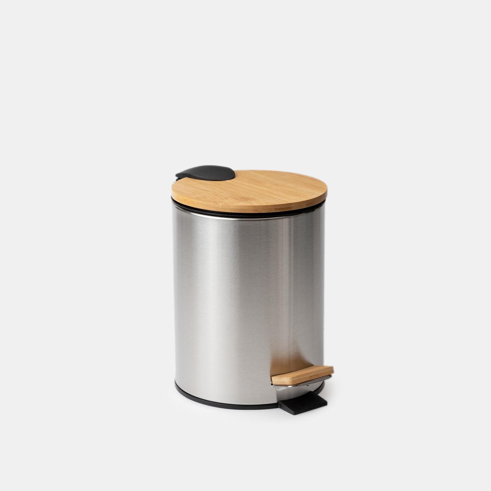 Cestino portarifiuti 3 litri in acciaio inox cromo con pedale e coperchio - Lovy
