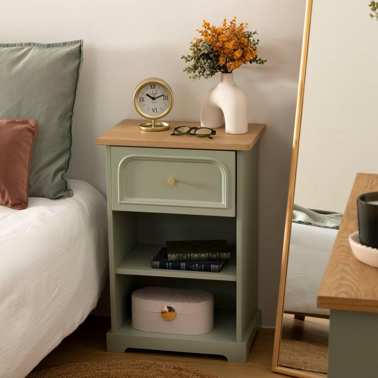 Comodino 45x67h cm in legno verde e naturale con 1 cassetto soft close - Charlotte