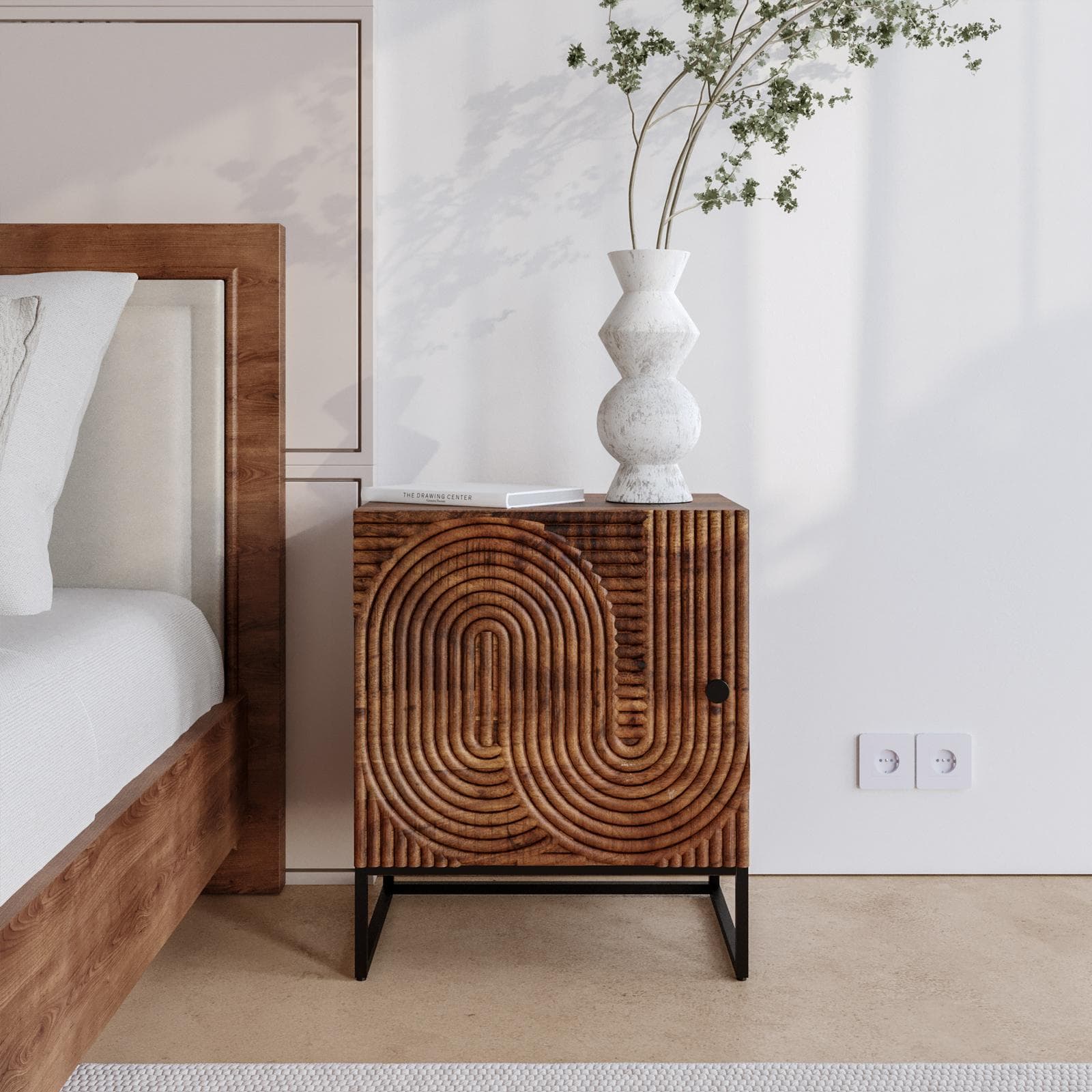 Comodino 50x60h cm con 1 anta in legno di mango cannettato - Alisha