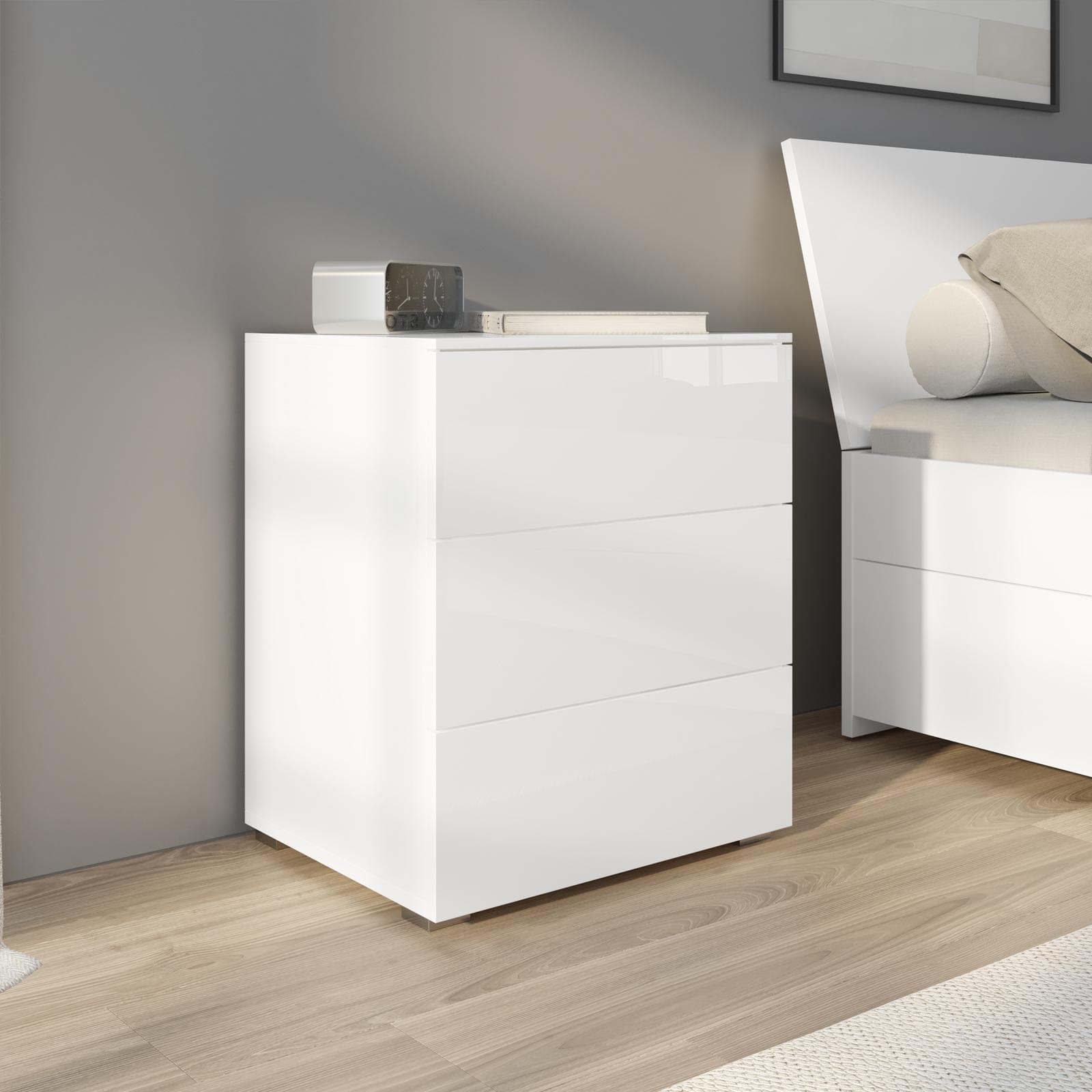 Comodino 55x65h cm con tre cassetti bianco lucido - Reina