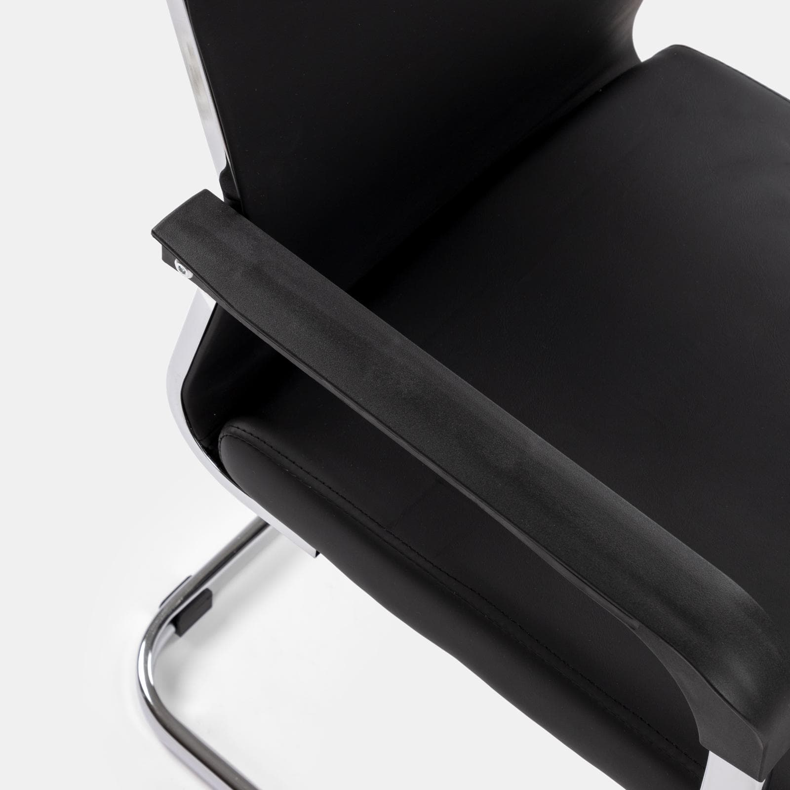 Set 2 poltrone da ufficio in similpelle nero con struttura a slitta cromo - Senior