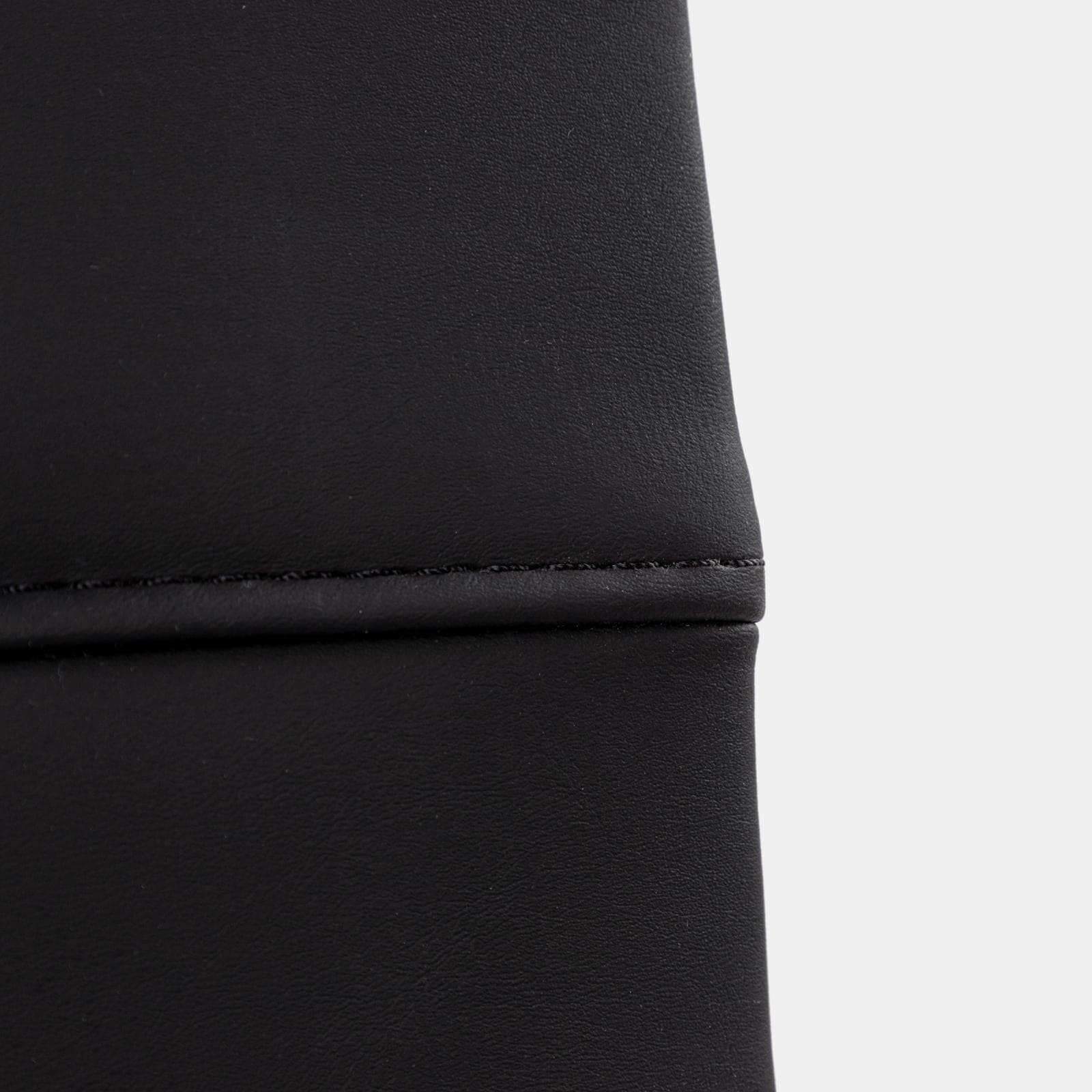 Set 2 poltrone da ufficio in similpelle nero con struttura a slitta cromo - Senior