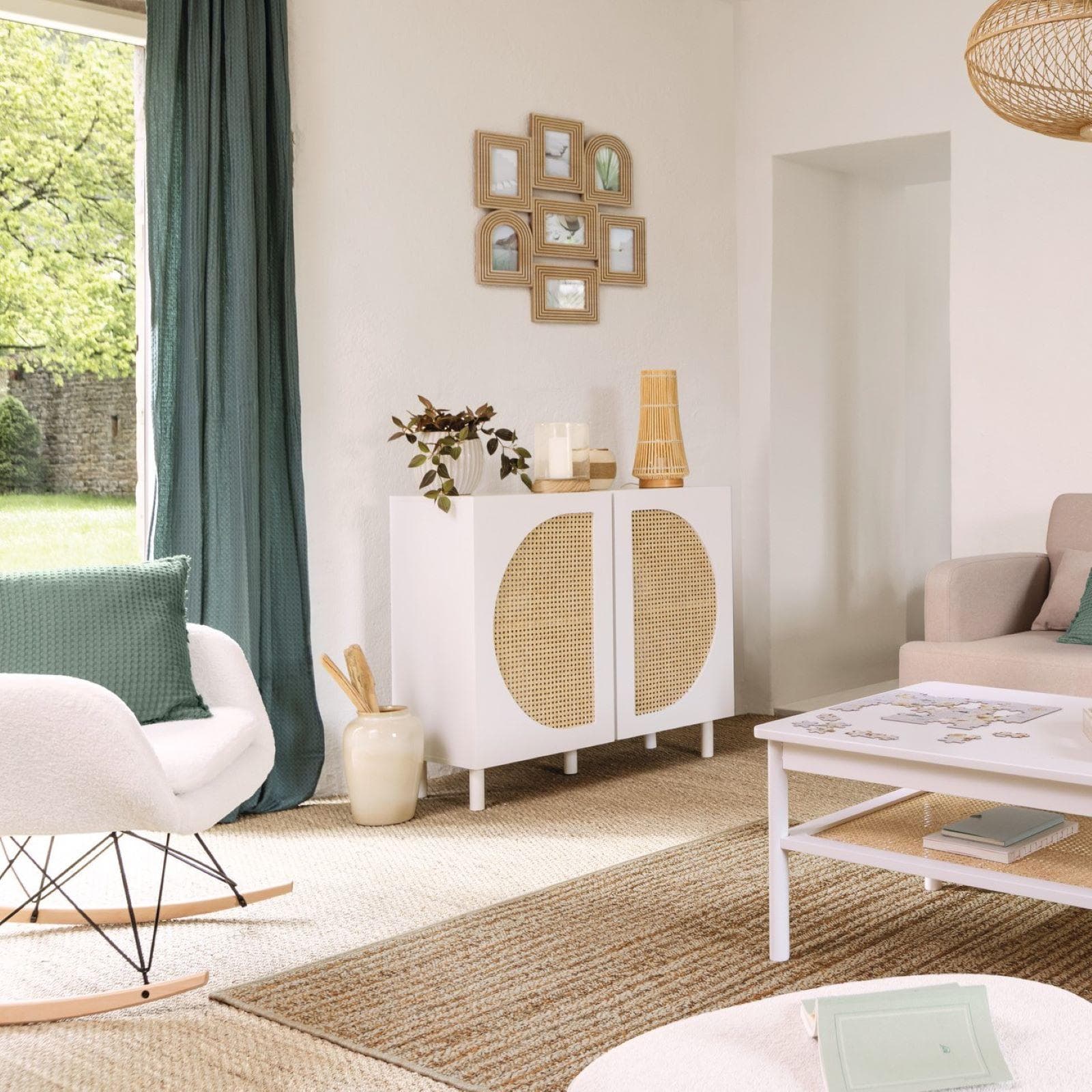 Credenza 94x86h cm in legno bianco con 2 ante in paglia di Vienna - Mendoza