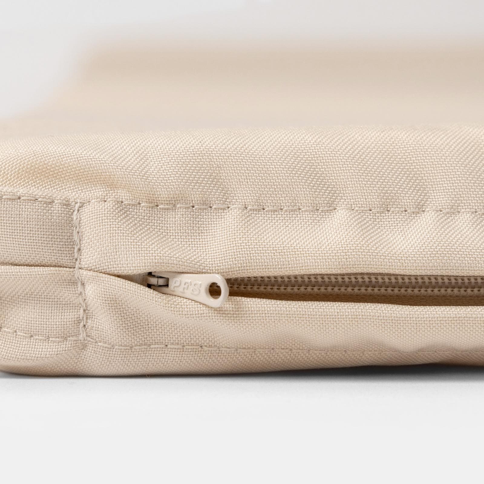 Cuscino per lettino prendisole 185x55 cm con lacci in poliestere idrorepellente beige - Bangkok