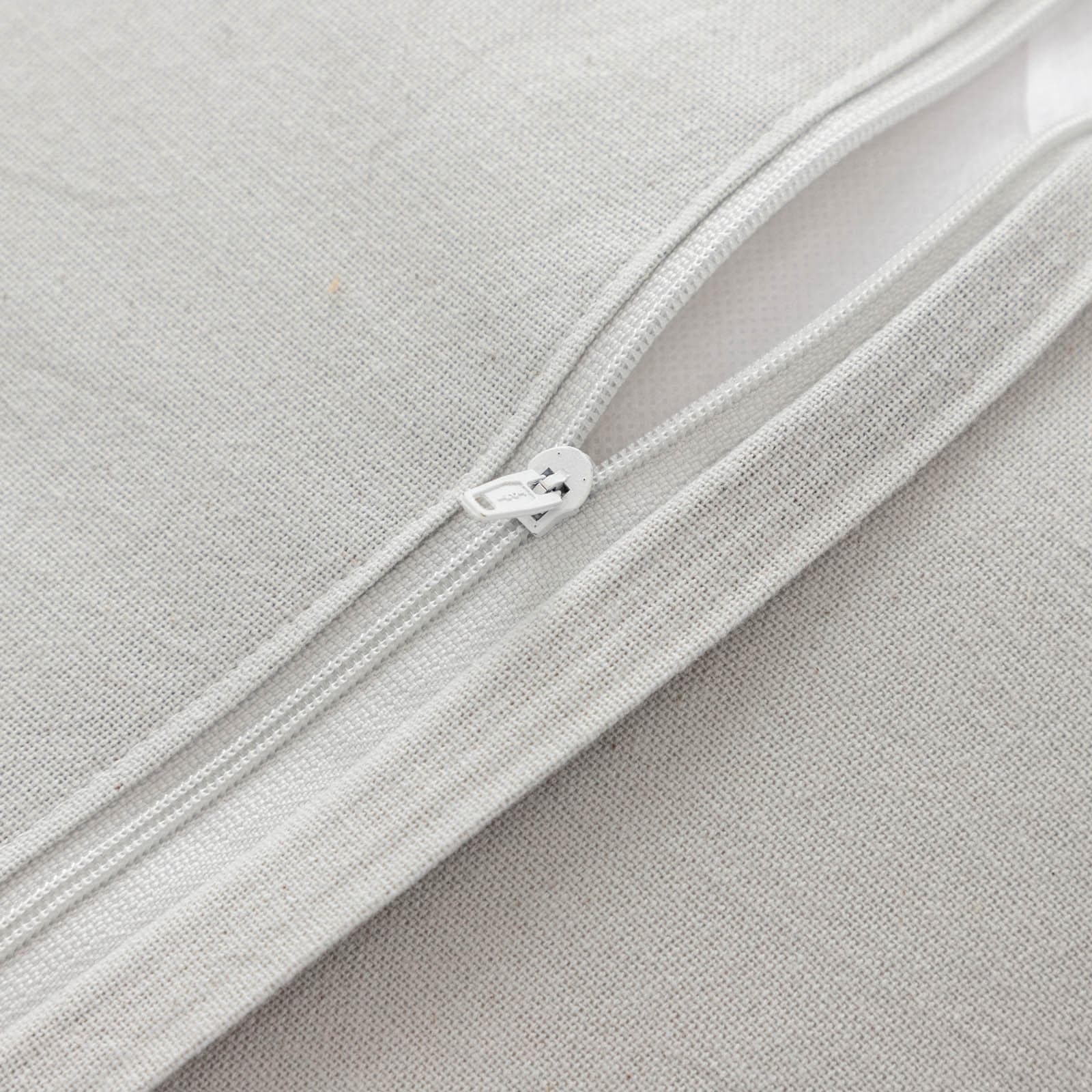 Cuscino sfoderabile 45x45 azzurro in cotone con ricami floreali
