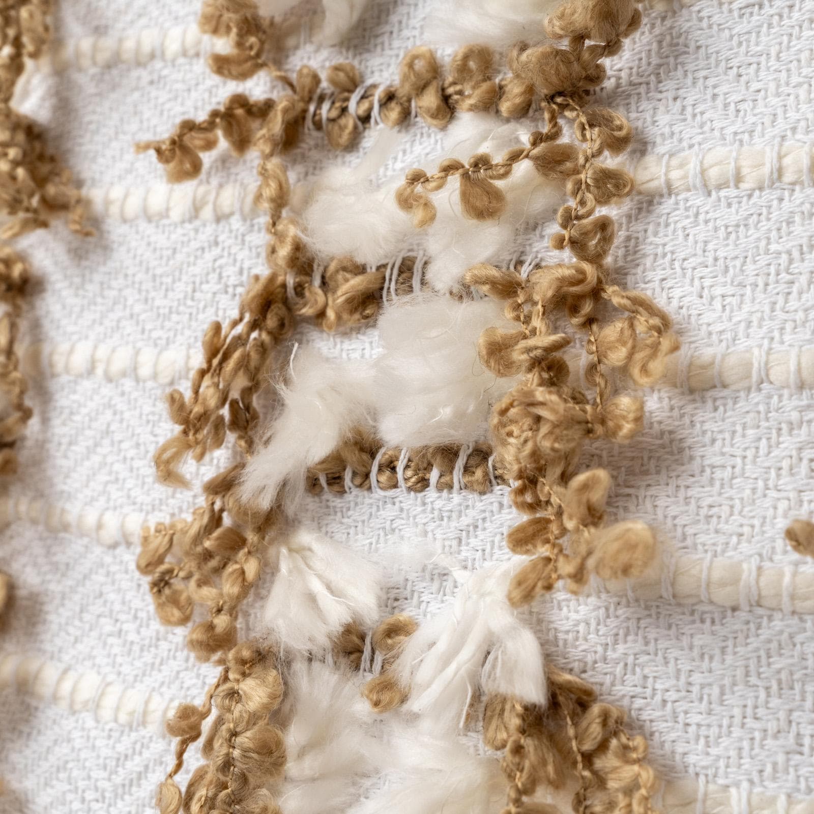 Cuscino sfoderabile 45x45 cm bianco e beige in cotone con piume