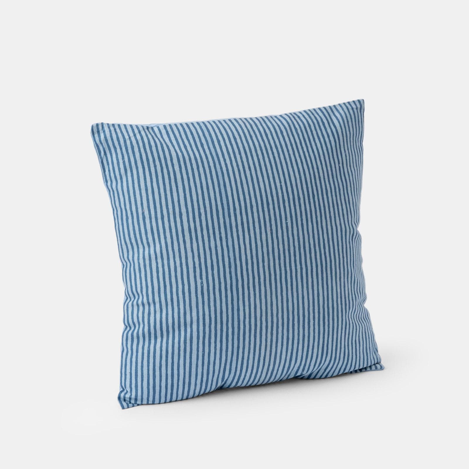 Cuscino sfoderabile 45x45 cm blu in cotone a strisce