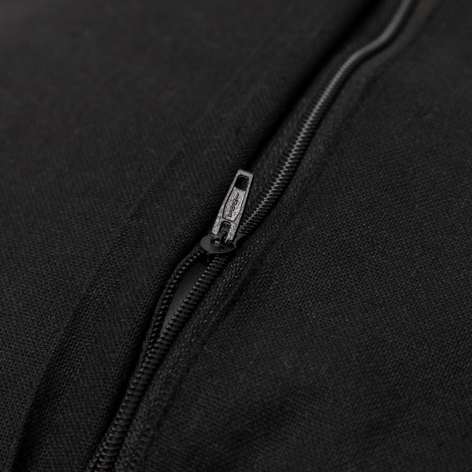 Cuscino sfoderabile 45x45 in cotone con decoro nero