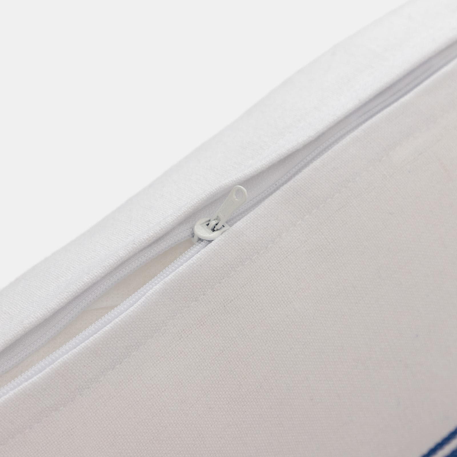 Cuscino sfoderabile 50x30 cm bianco in cotone con decoro blu effetto fouta
