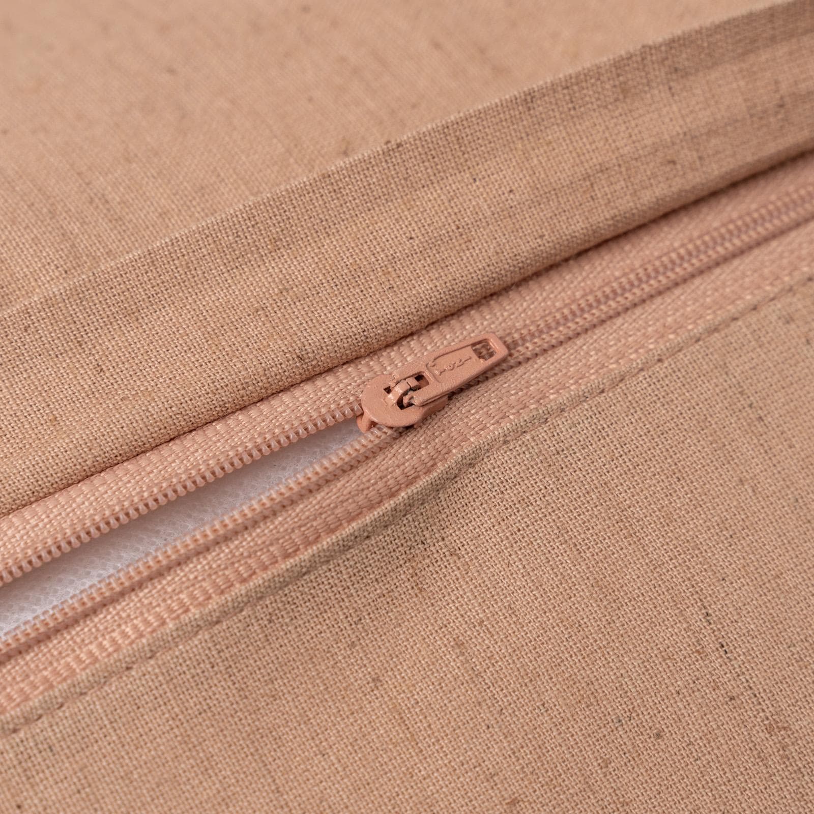 Cuscino sfoderabile 50x30 cm rosa cipria in lino batista e cotone
