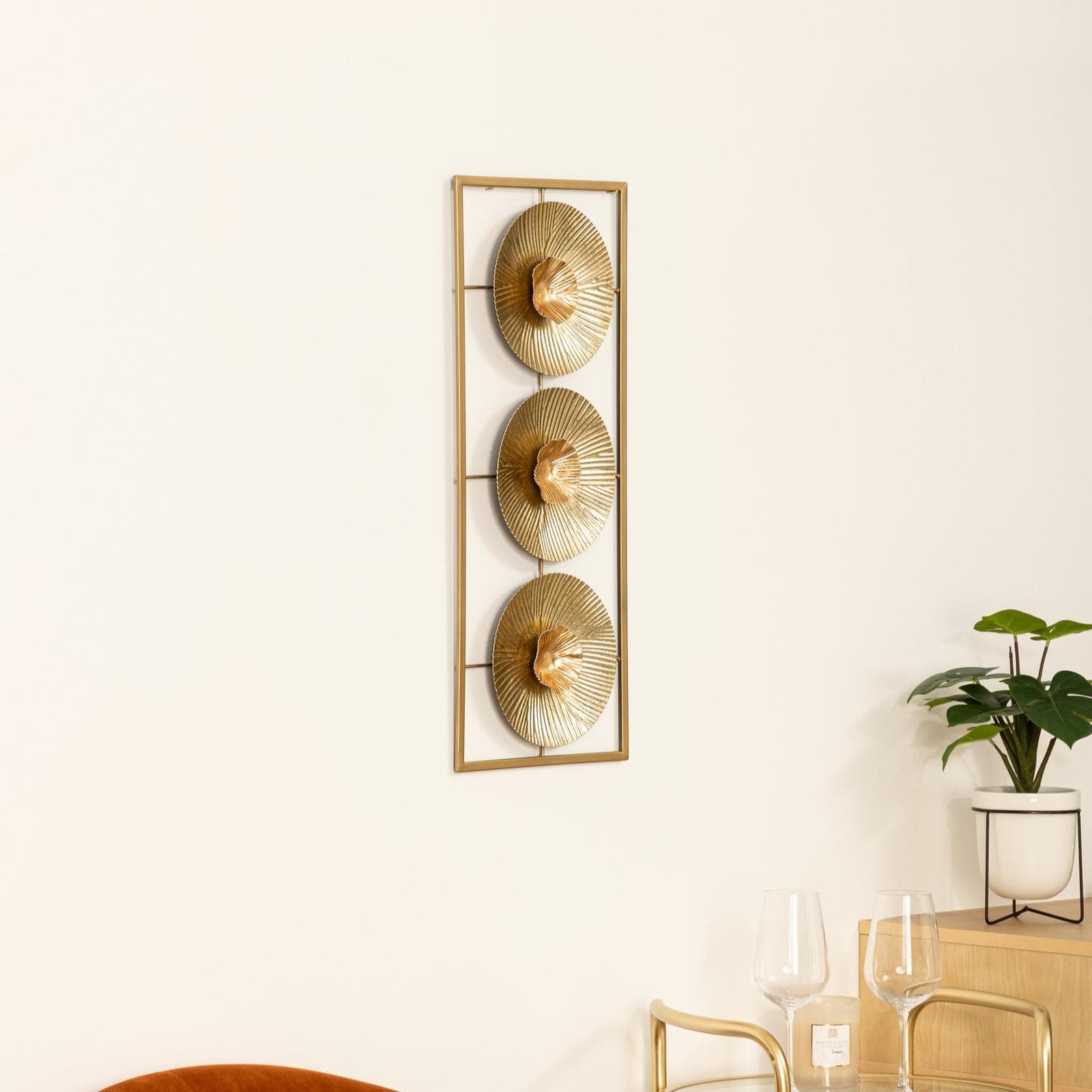 Decorazione da parete 61h cm in metallo oro