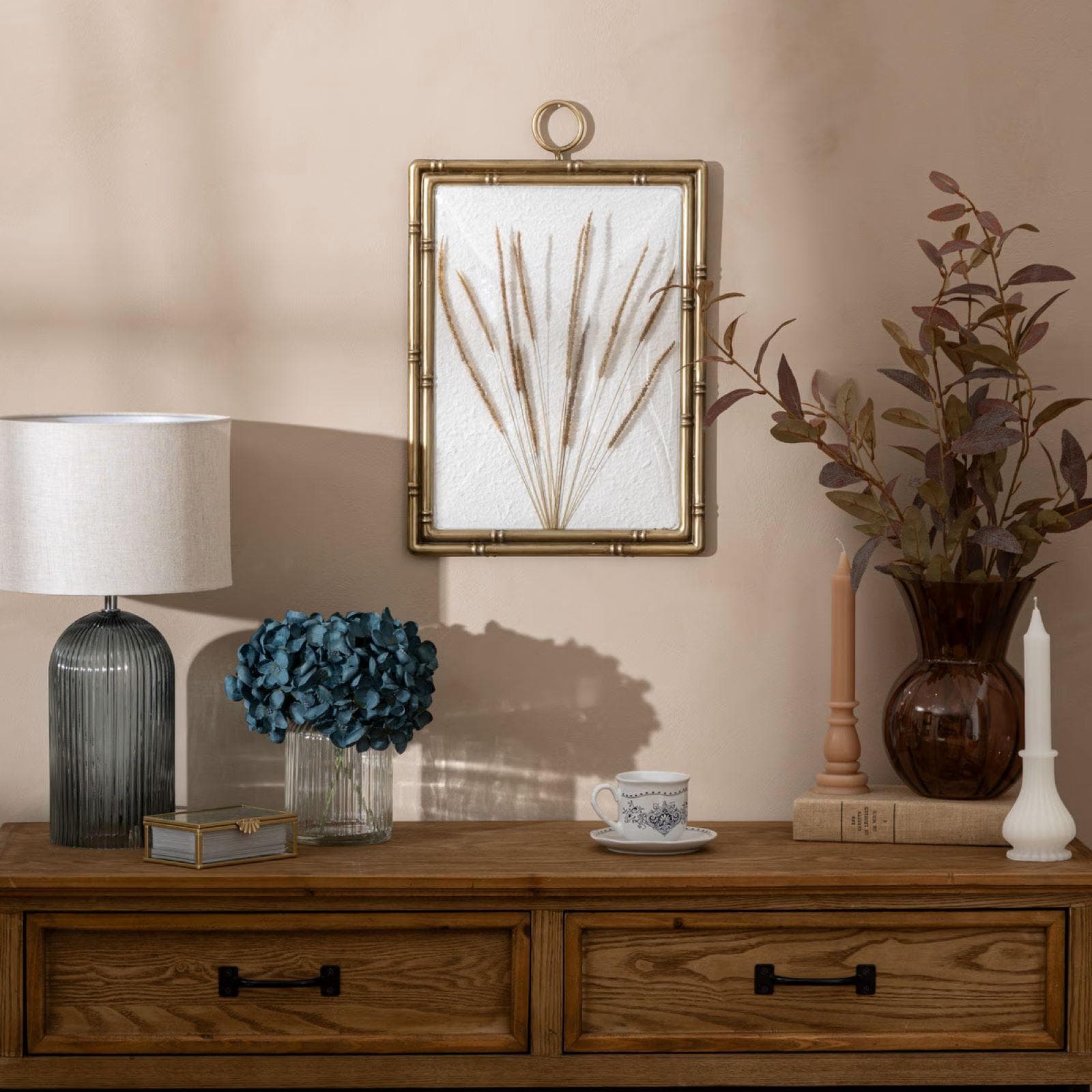 Decorazione da parete 46h cm in legno e vetro curvo con piante essiccate