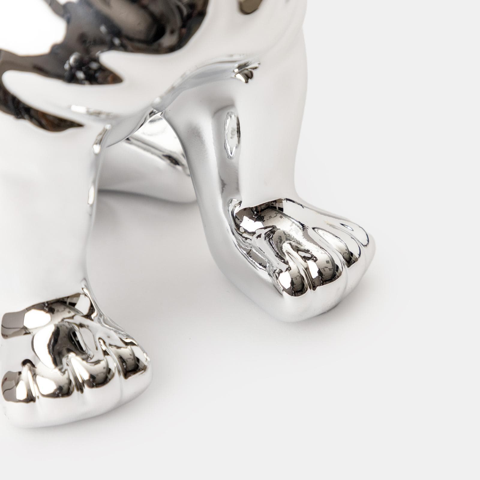 Figura decorativa a forma di bulldog in gres porcellanato argento