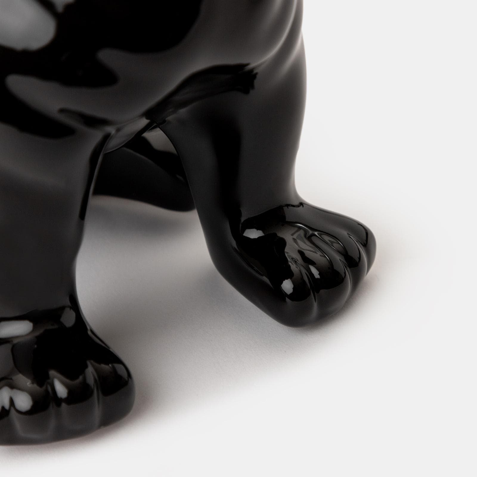 Figura decorativa a forma di bulldog in gres porcellanato nero lucido
