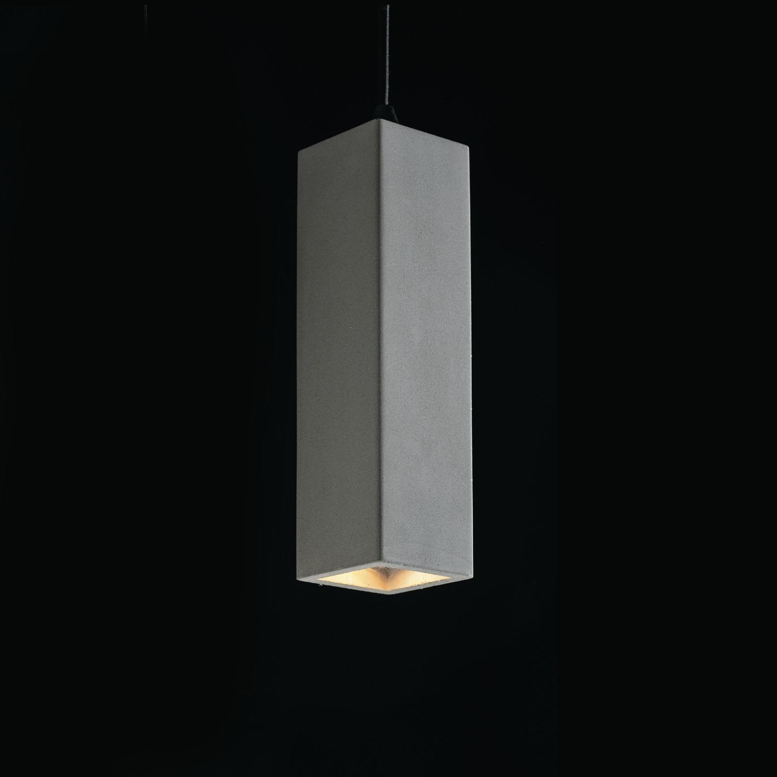 Lampada da soffitto squadrata 130h cm in cemento grigio