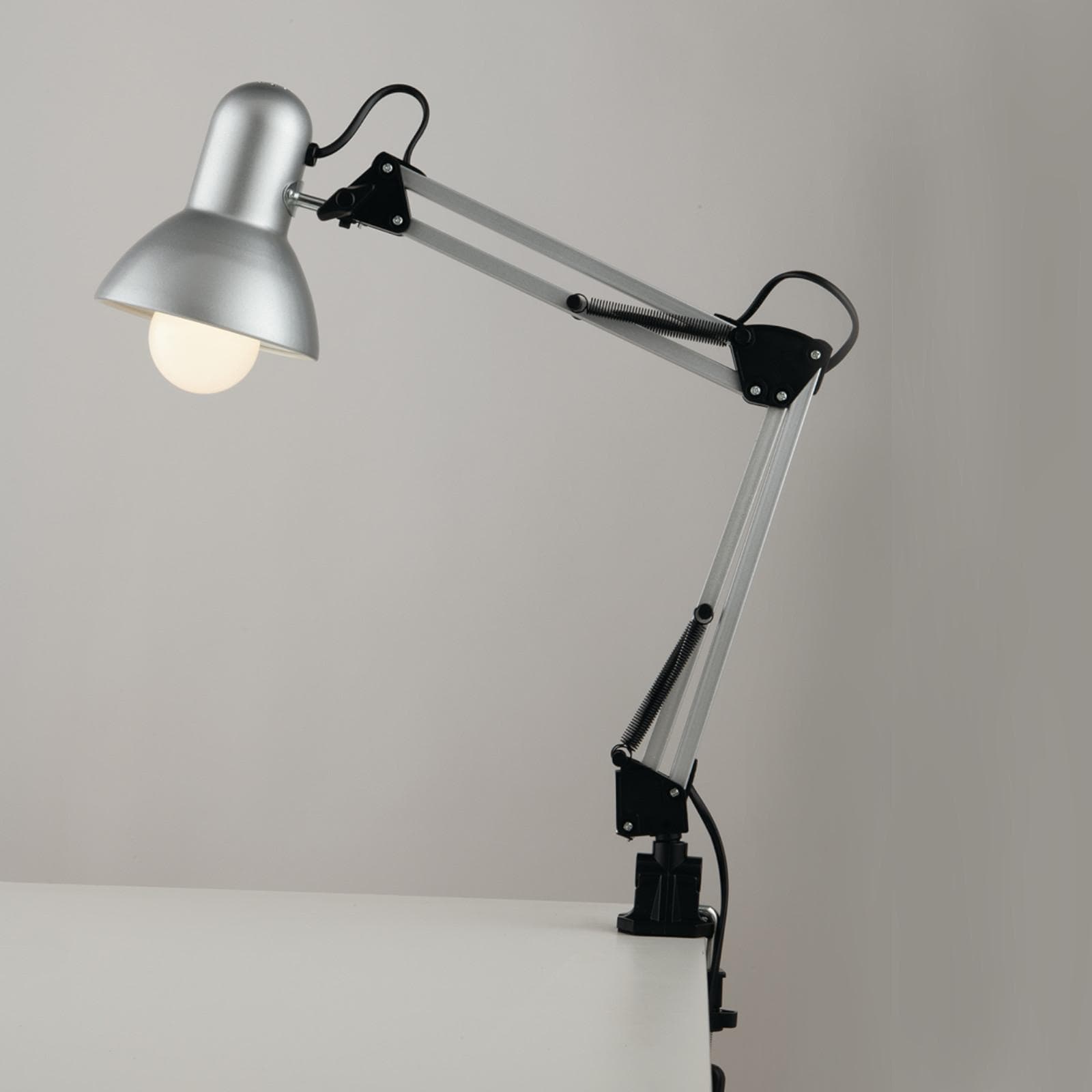 Lampada da tavolo 42x60 cm con diffusore orientabile in metallo silver