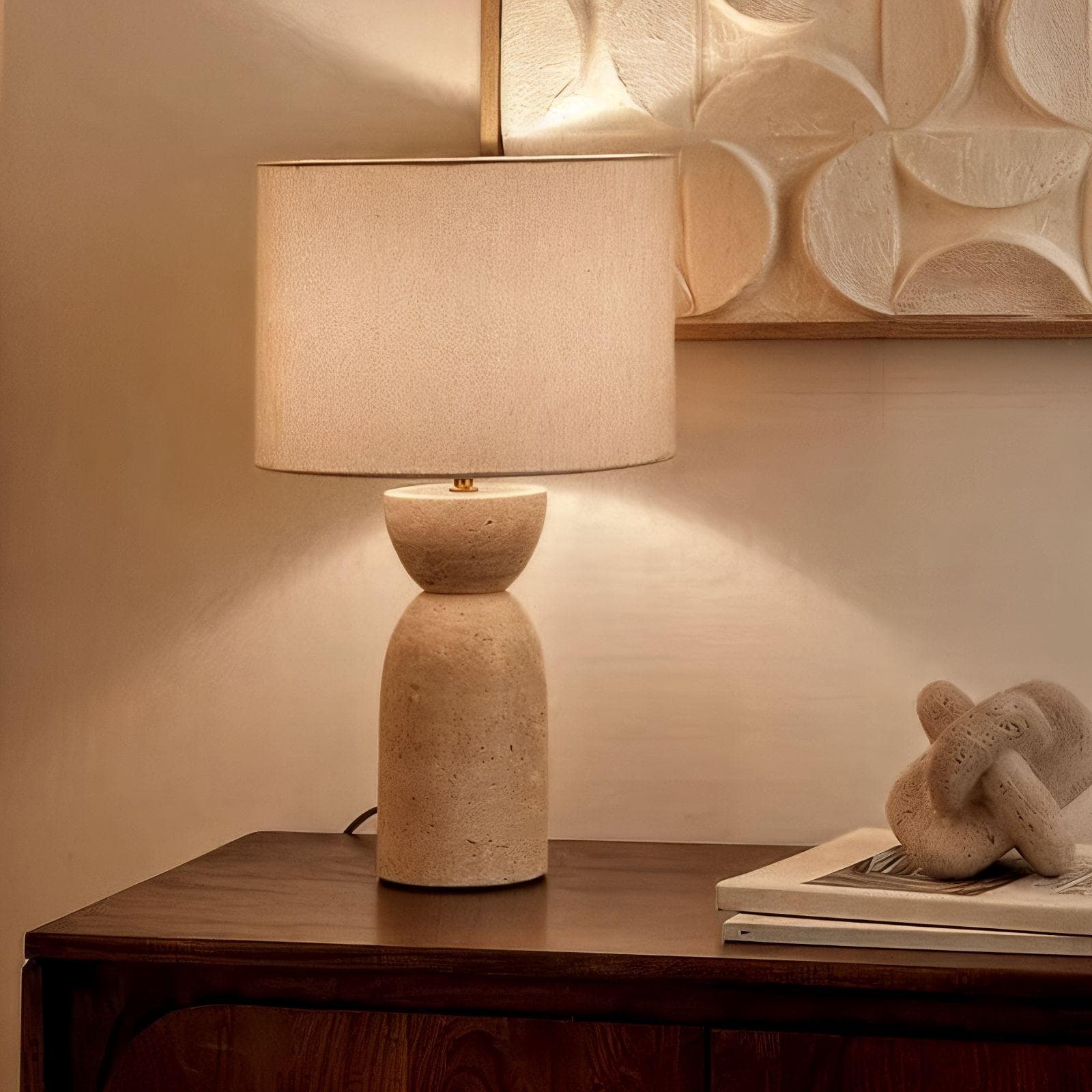 Lampada da tavolo 48h cm in marmo travertino beige
