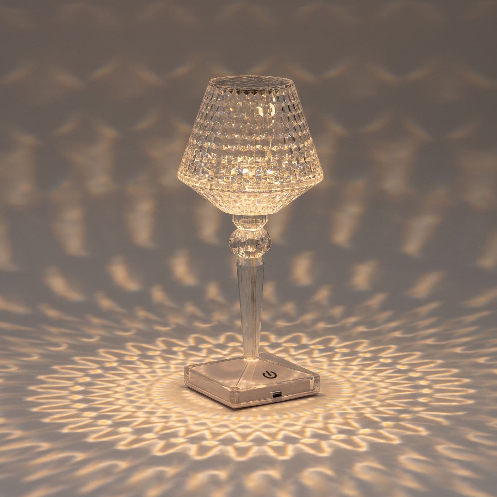 Lampada da tavolo a LED 8x26 h cm con effetto cristallo - Avenia