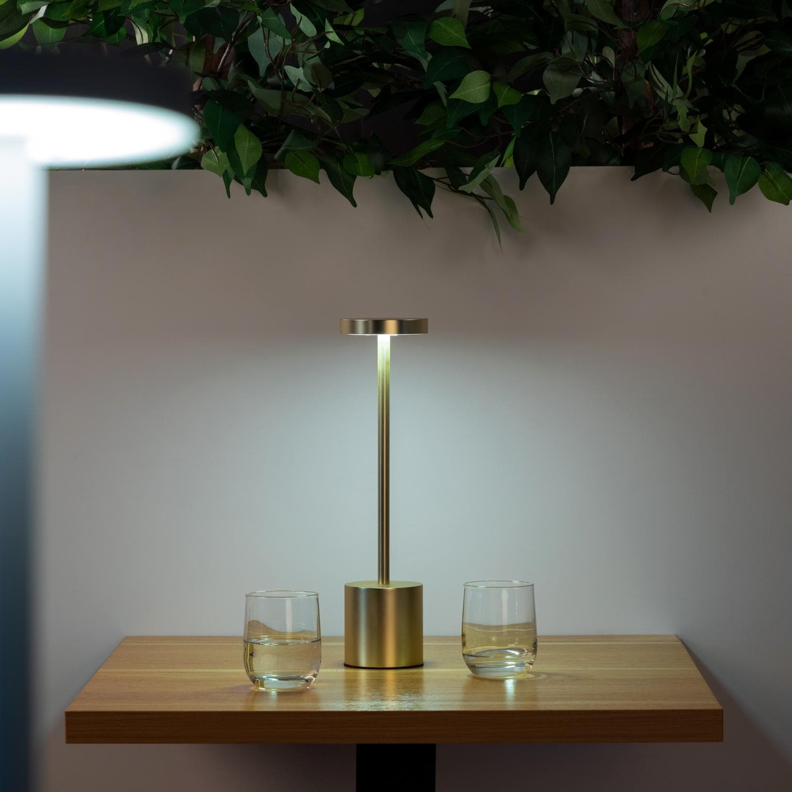 Lampada da tavolo portatile a LED 11x38h cm in alluminio oro - Spritz