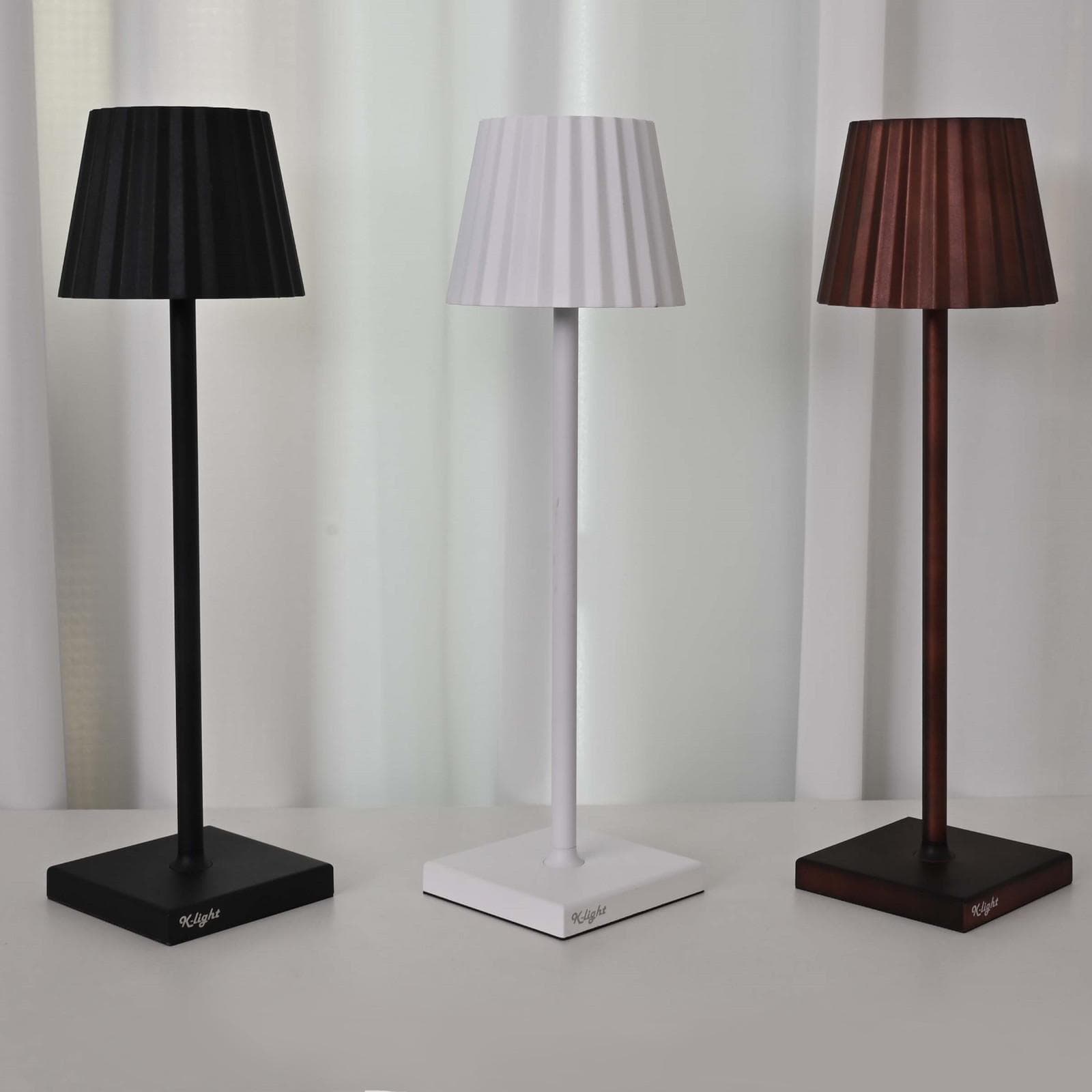 Lampada da tavolo portatile LED 10x38h cm in alluminio nero