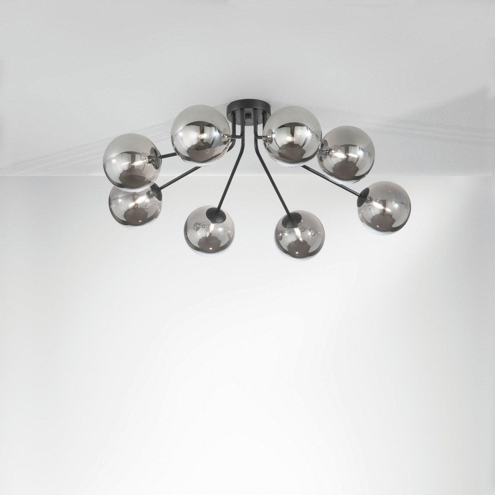 Lampadario da interno 88,4x80,8x28h cm in metallo nero opaco e diffusore in vetro fumè