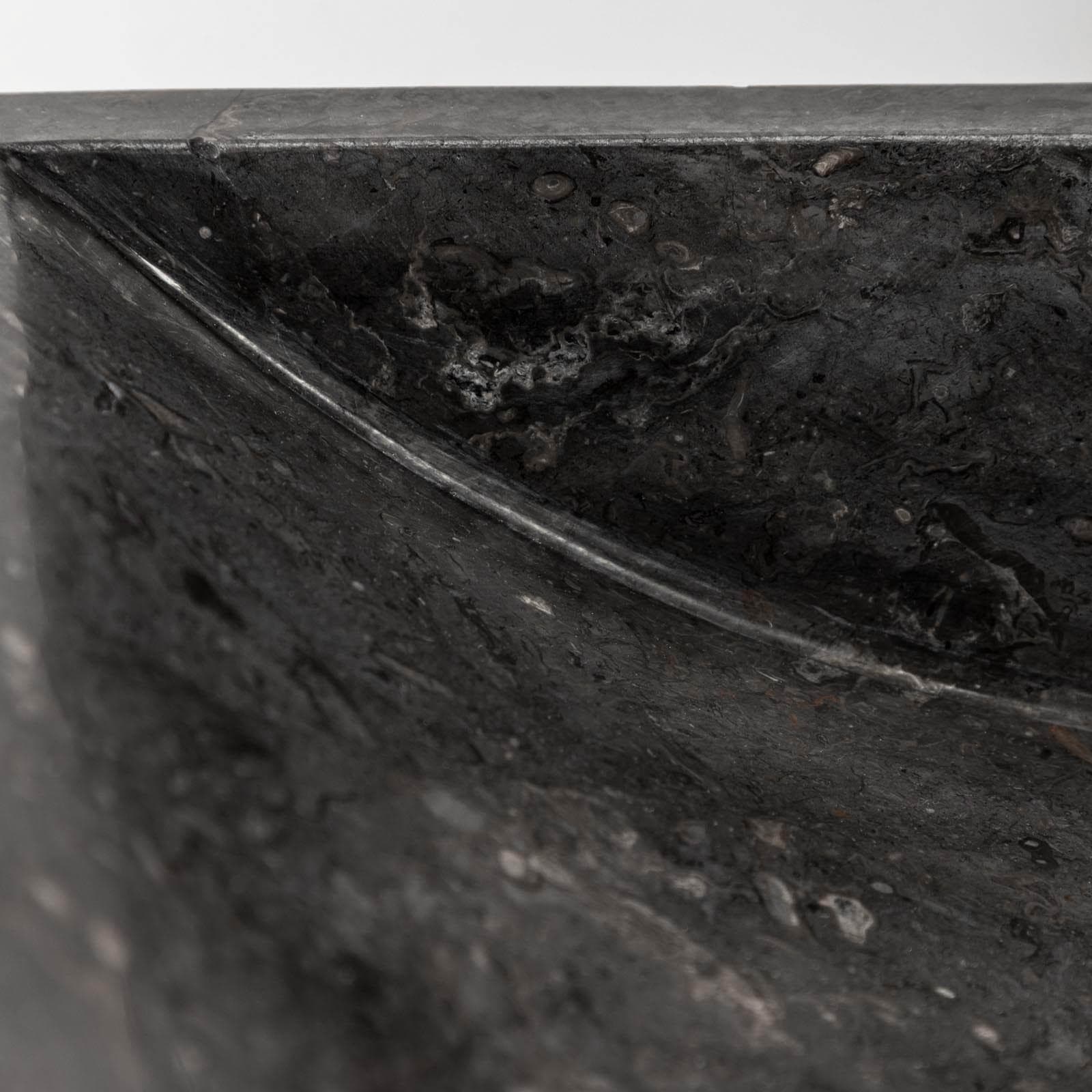 Lavabo da appoggio 45x30 cm in marmo levigato nero - Artizan