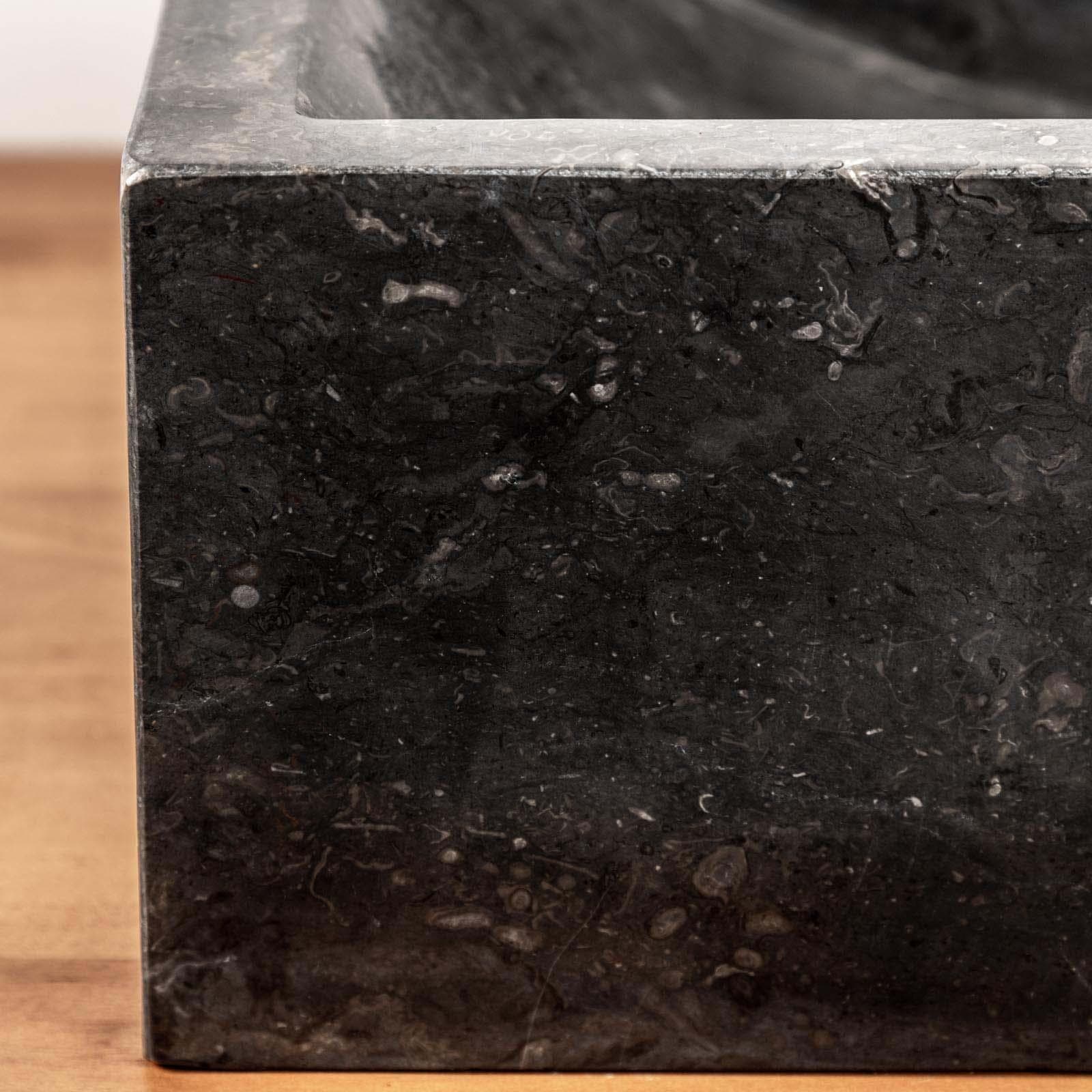 Lavabo da appoggio 45x30 cm in marmo levigato nero - Artizan