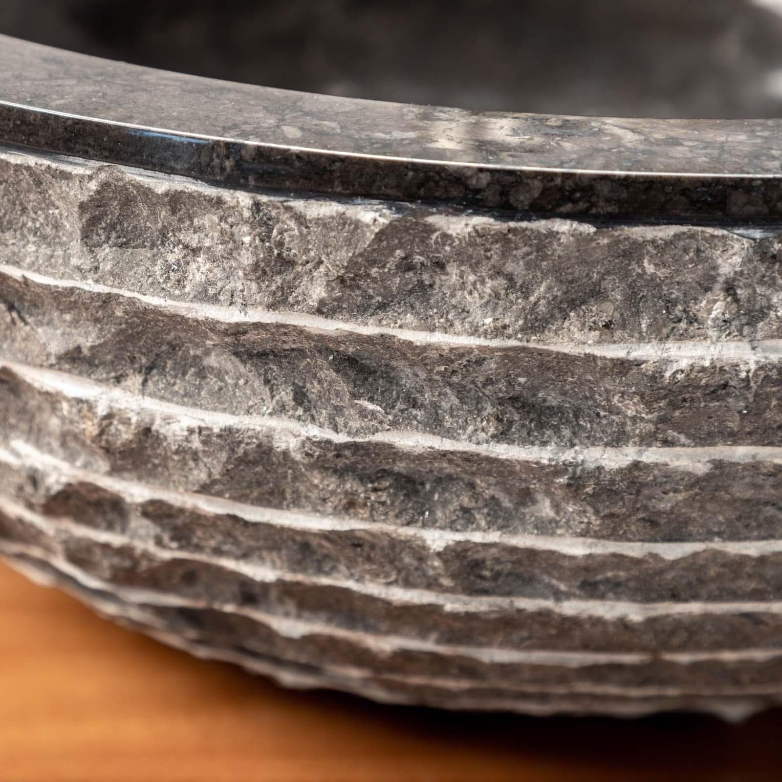 Lavabo da appoggio 40 cm in marmo bocciardato nero - Artizan