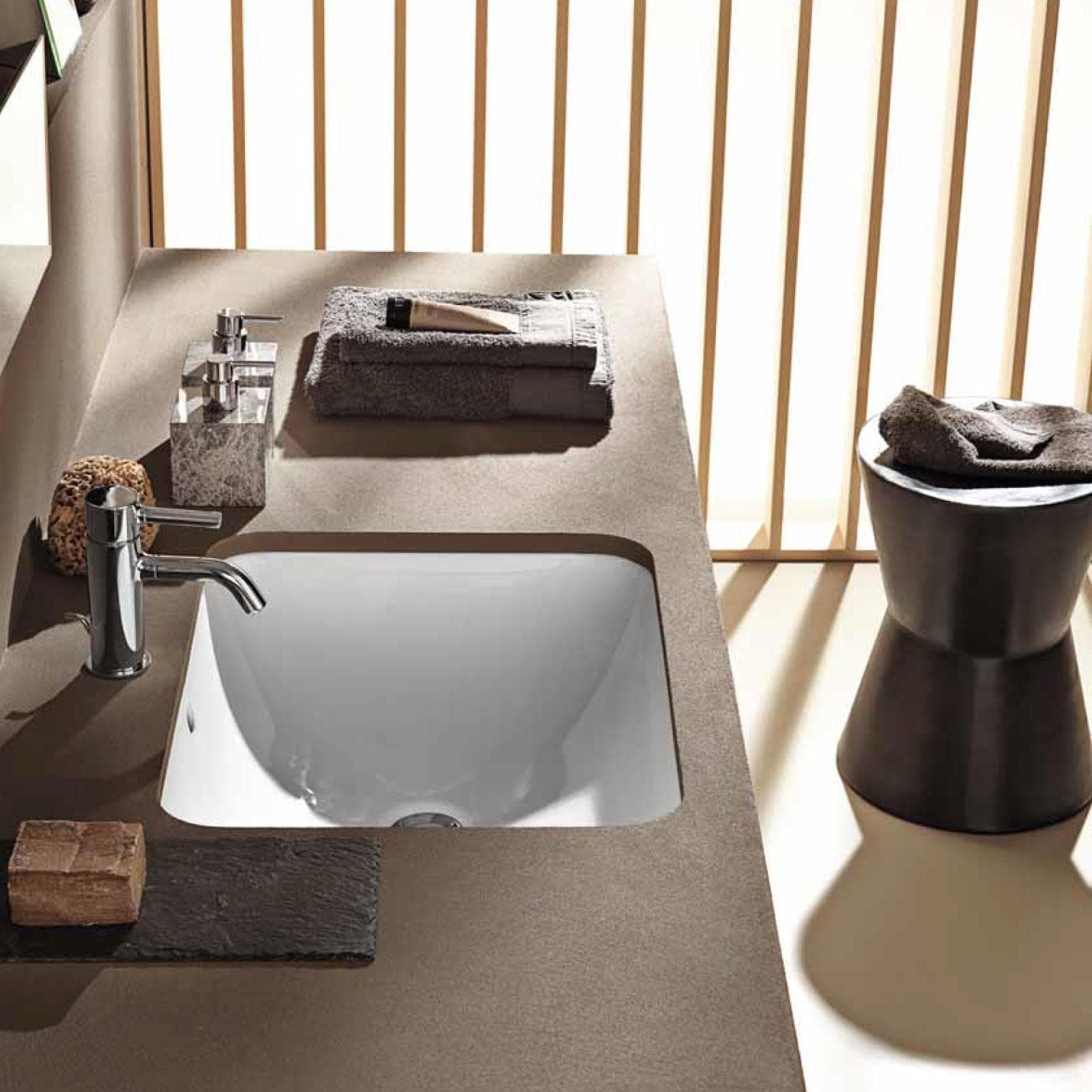 Lavabo incasso sottopiano rettangolare 40x50 cm ceramica Serie Variform - Geberit