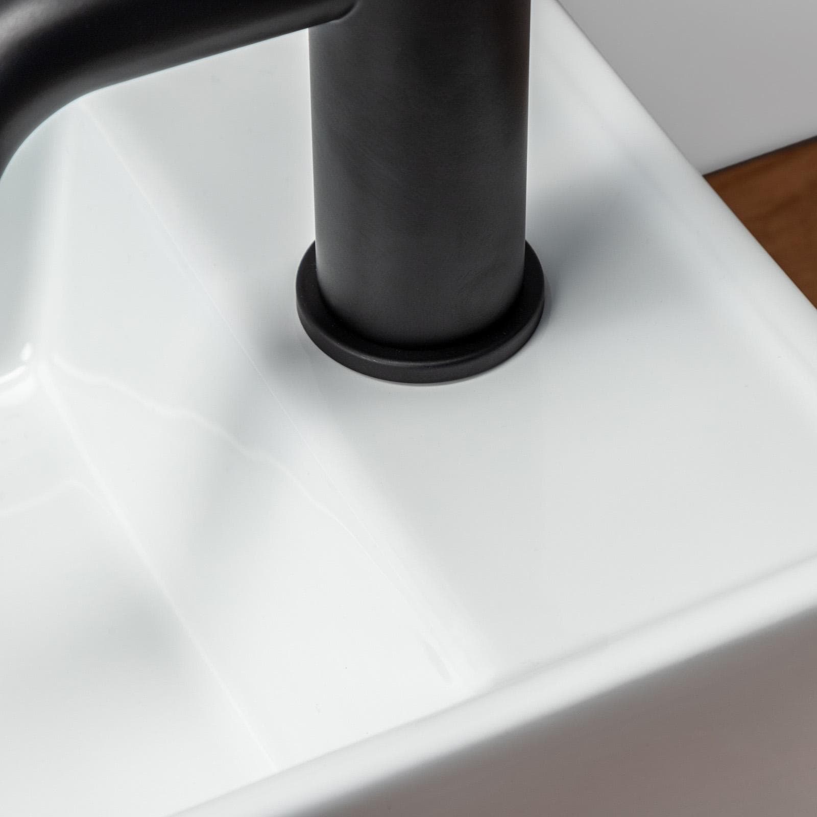 Lavabo sospeso in ceramica rettangolare 41 cm foro dx bianco
