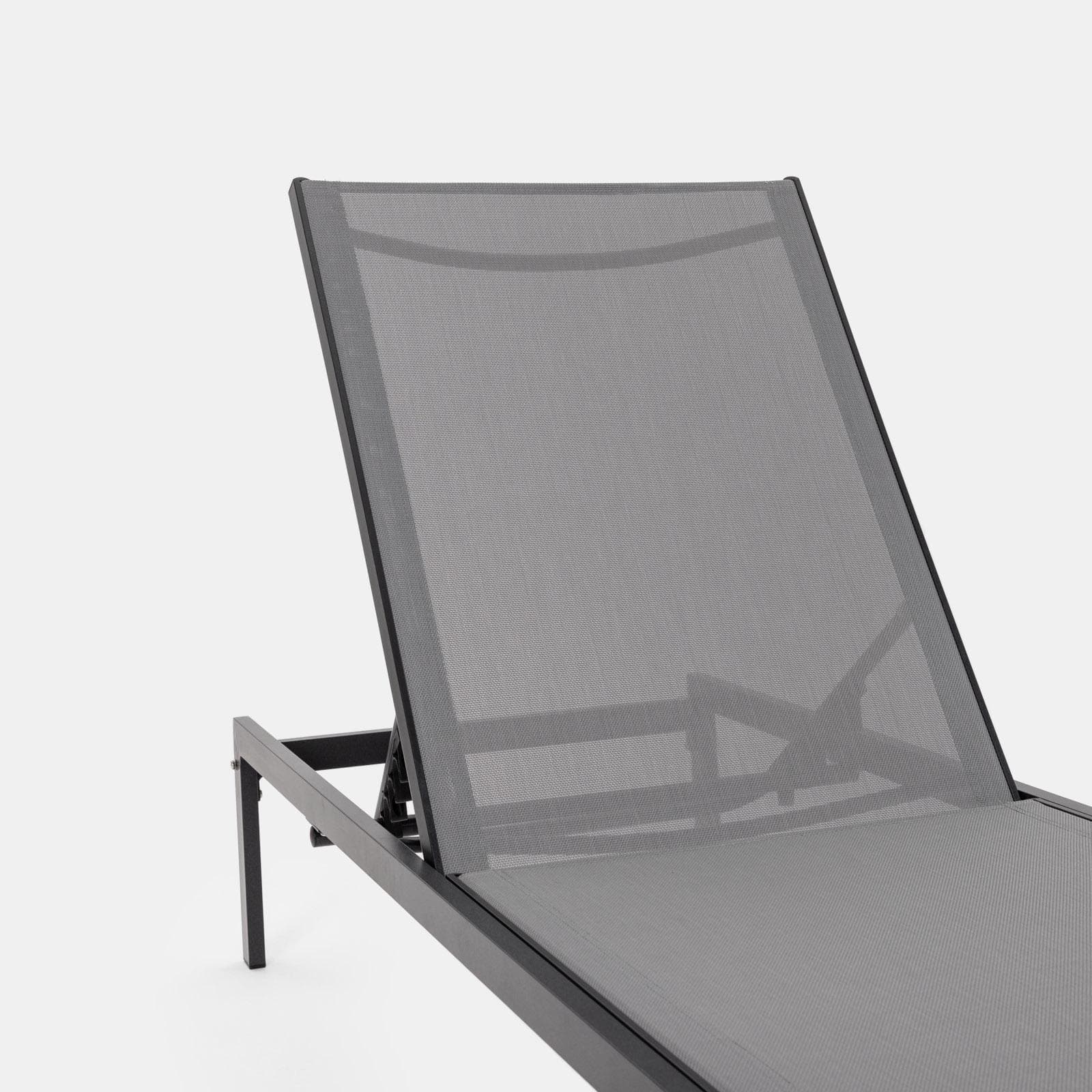 Lettino prendisole con schienale reclinabile in alluminio antracite e cuscino grigio - Elitian