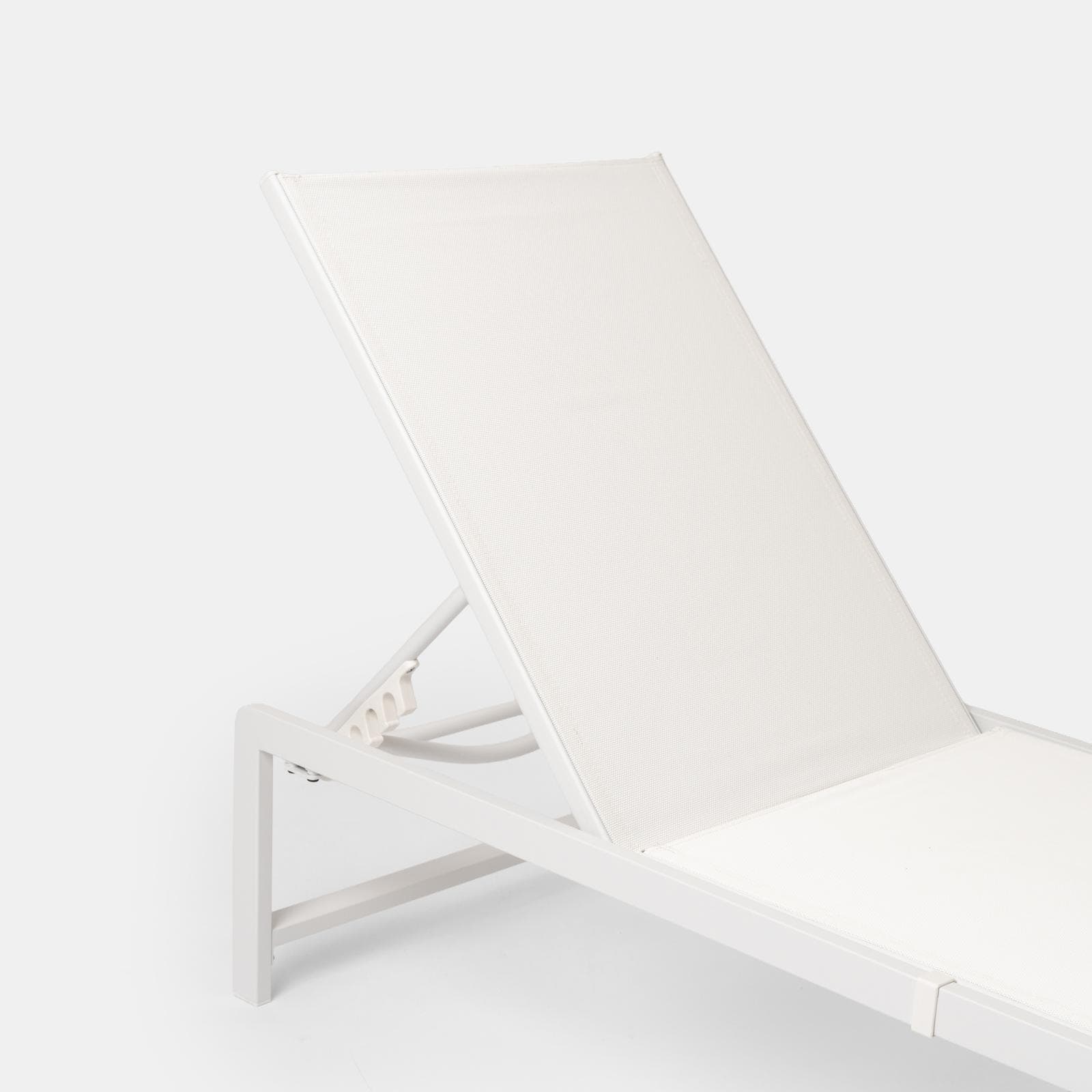 Lettino prendisole reclinabile in acciaio e textilene off white - Jelani
