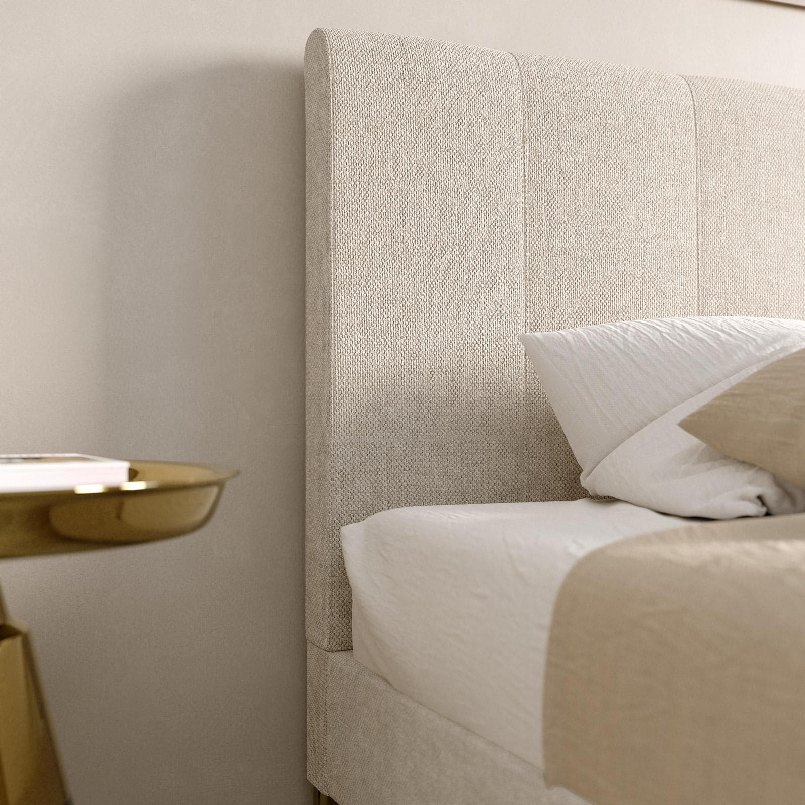 Letto matrimoniale 160x190 cm in tessuto crema con gambe oro opaco - Firik