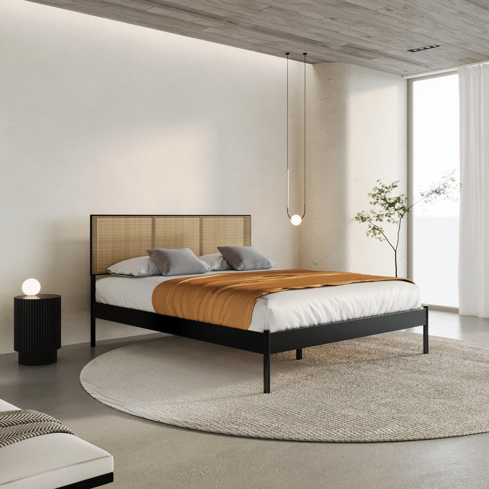 Letto matrimoniale 160x200 cm con struttura in metallo nero e testata squadrata effetto paglia di Vienna - Alaric