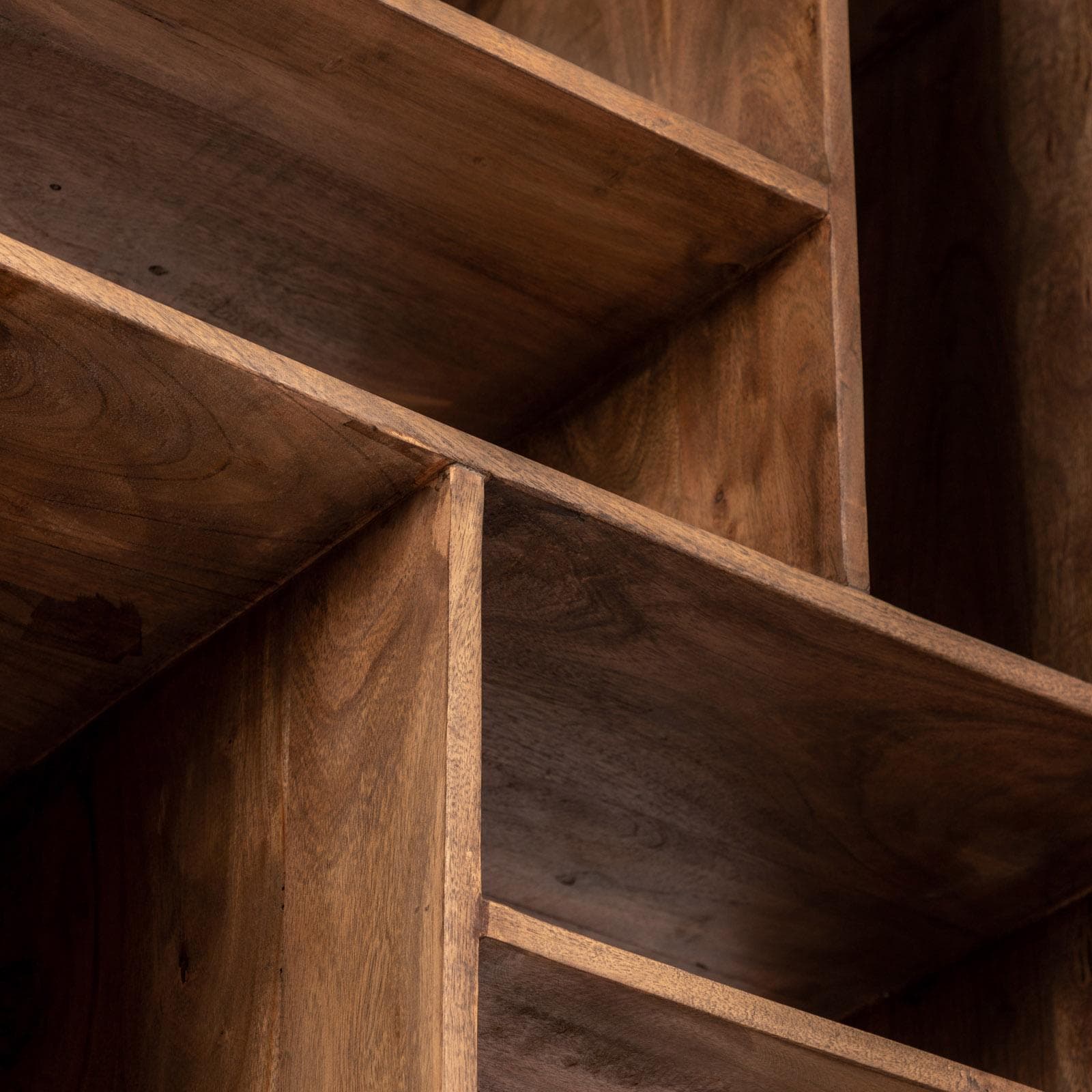 Libreria 73x183h cm in legno con anta e vani a giorno - Freia Acacia