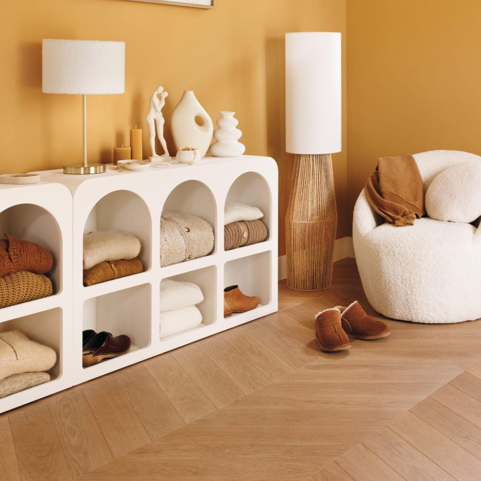 Madia 110x72h cm in legno effetto pietra bianco con 6 ripiani - Taisha