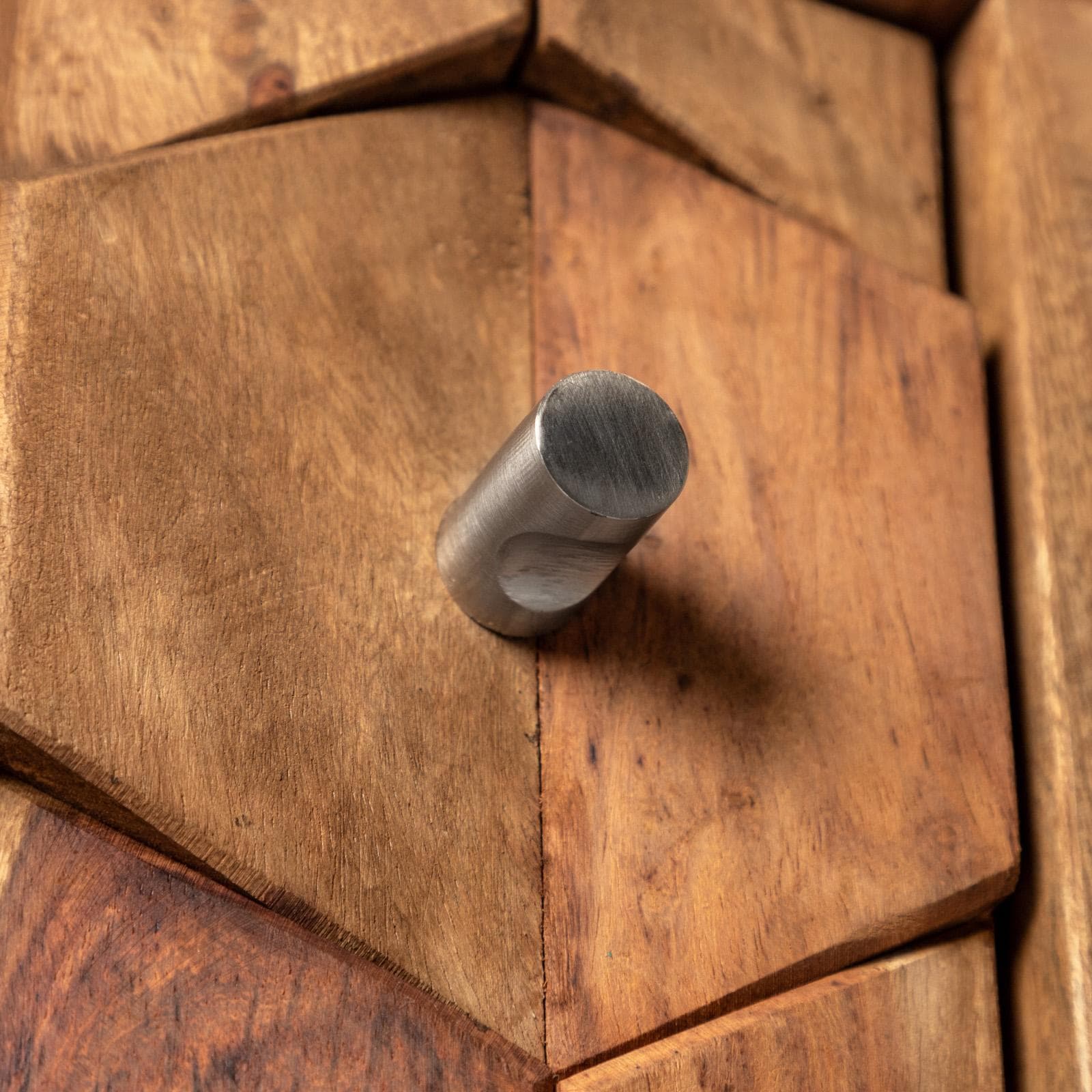 Madia 143x107h in legno con 3 ante e 3 cassetti - Freia Sheesham