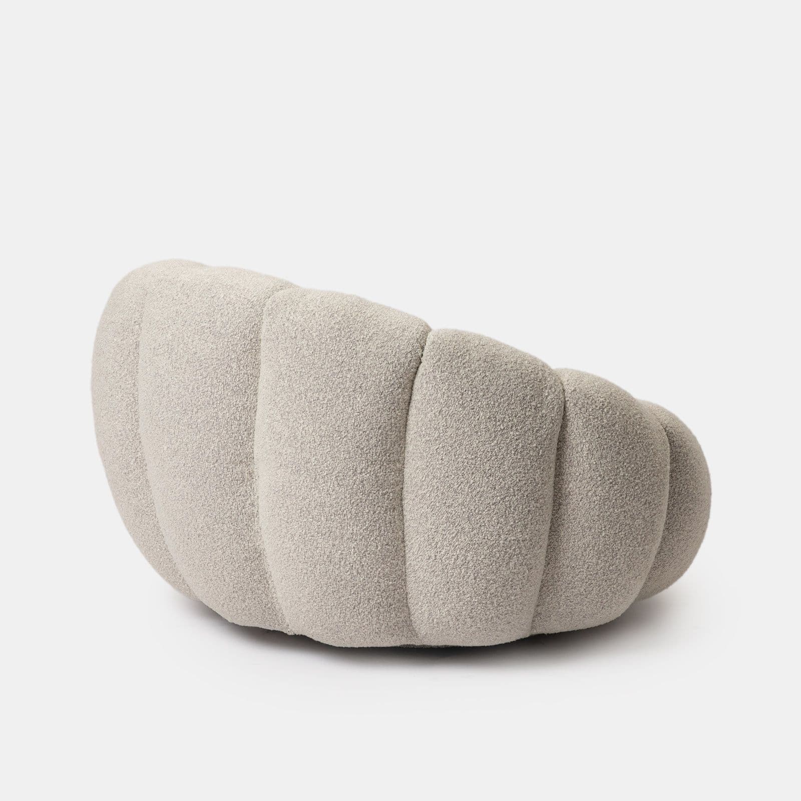 Maxi poltrona girevole a fiore bouclé bianco e grigio chiaro - Silas
