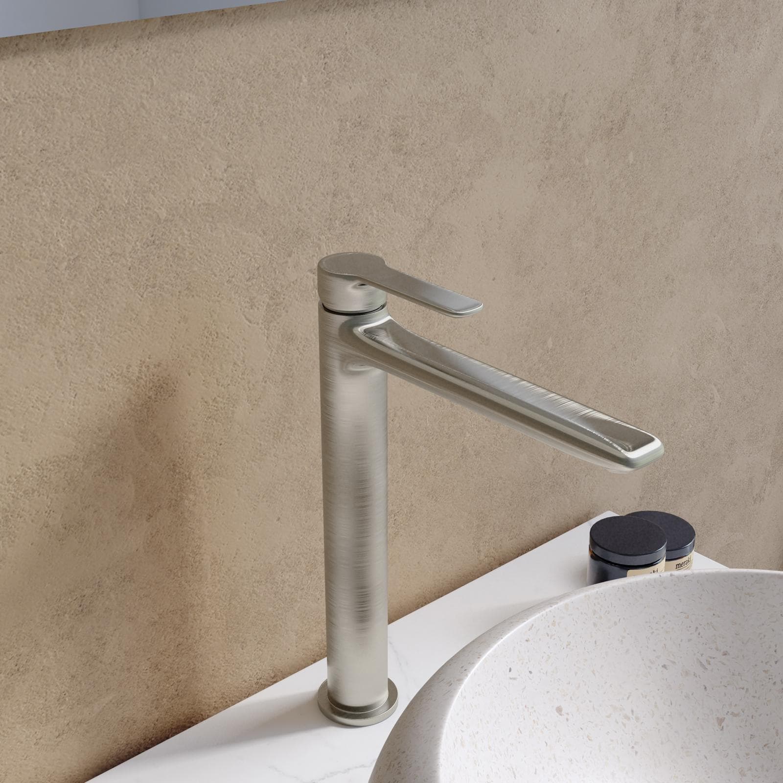 Miscelatore lavabo alto in ottone spazzolato - Tila