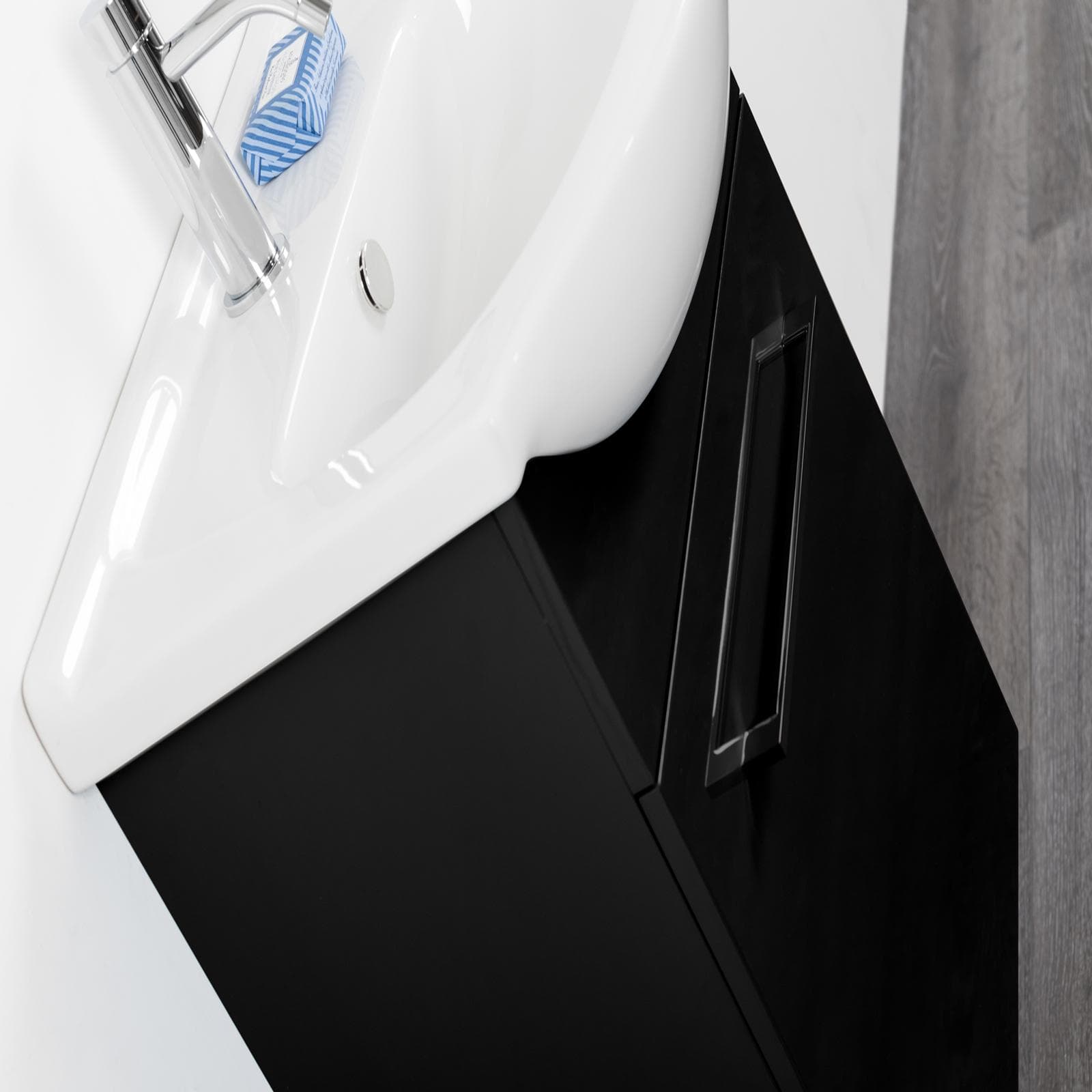Mobile bagno sospeso 60 cm profondità 42 cm nero lucido con specchio e mensolina - Ready